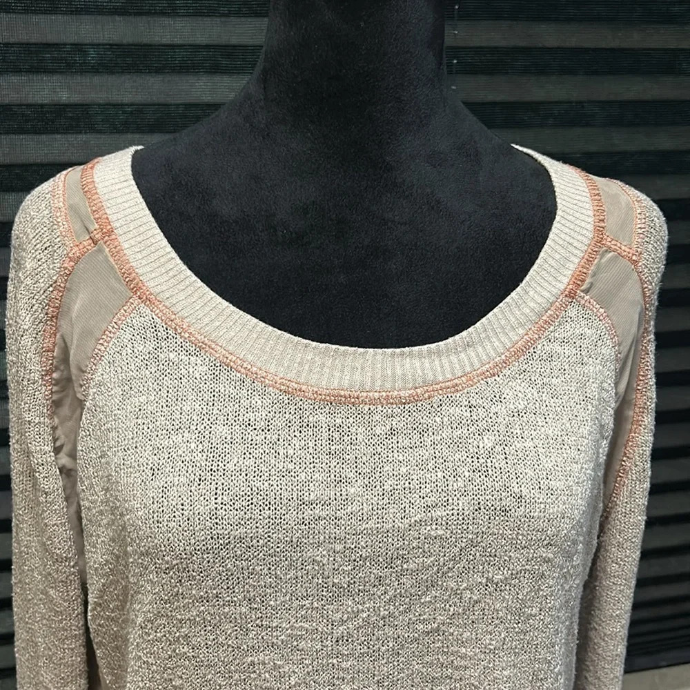 Gibson Women’s Tan w Orange Stitching LS Lightweight Chiffon Accents Top Large - Picture 2 of 11